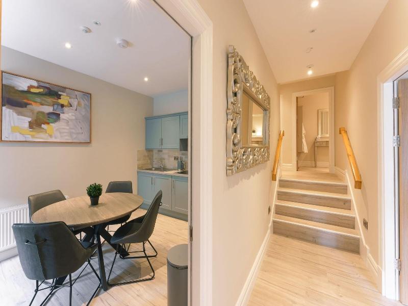 Kingstons Townhouse — view
