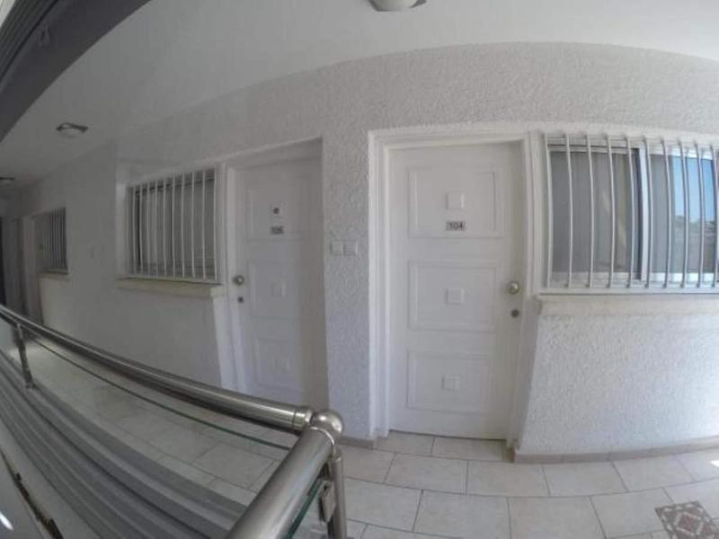 Les Palmiers Petrou Apartments image