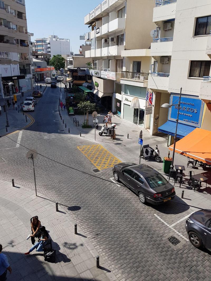 Les Palmiers Petrou Apartments image