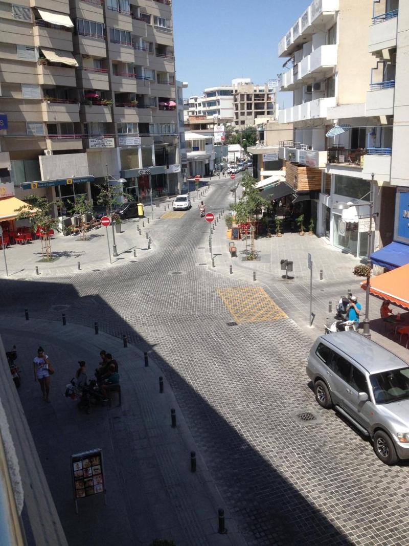 Les Palmiers Petrou Apartments image