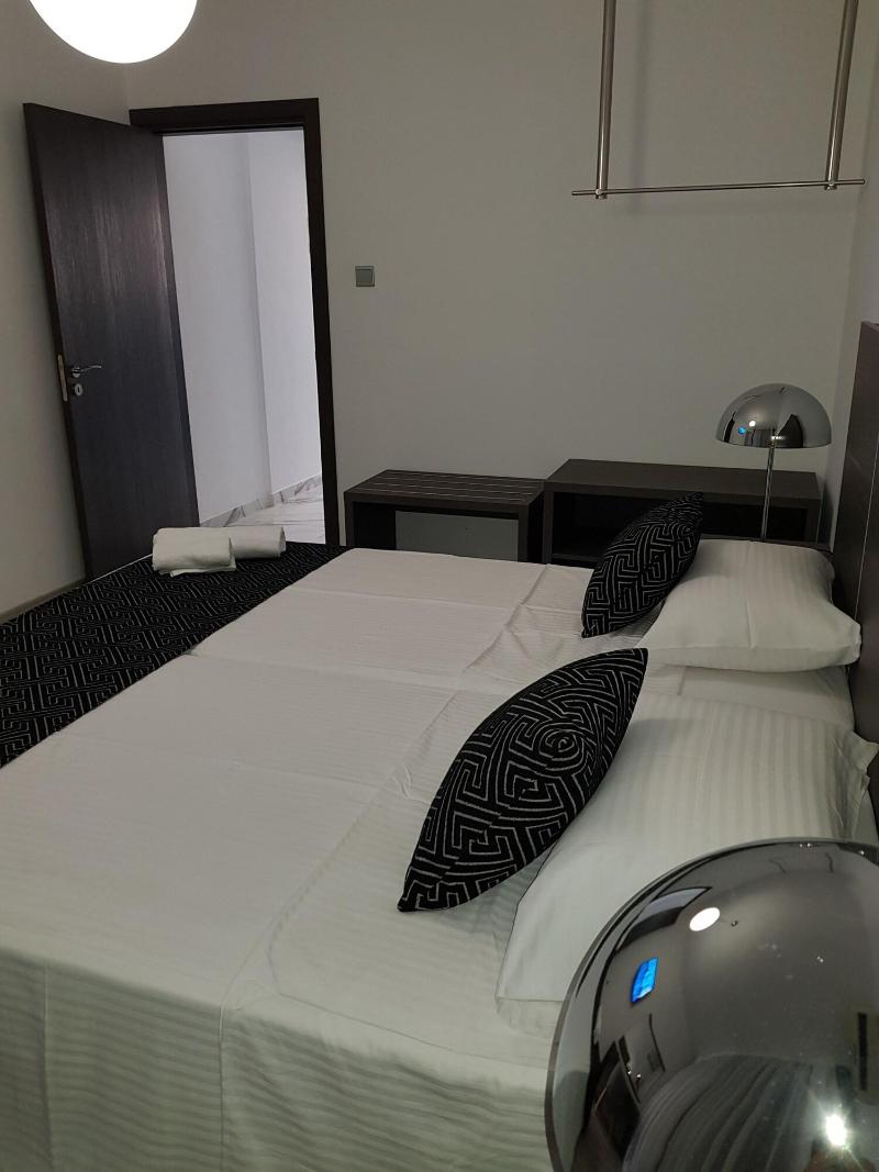 Les Palmiers Petrou Apartments image