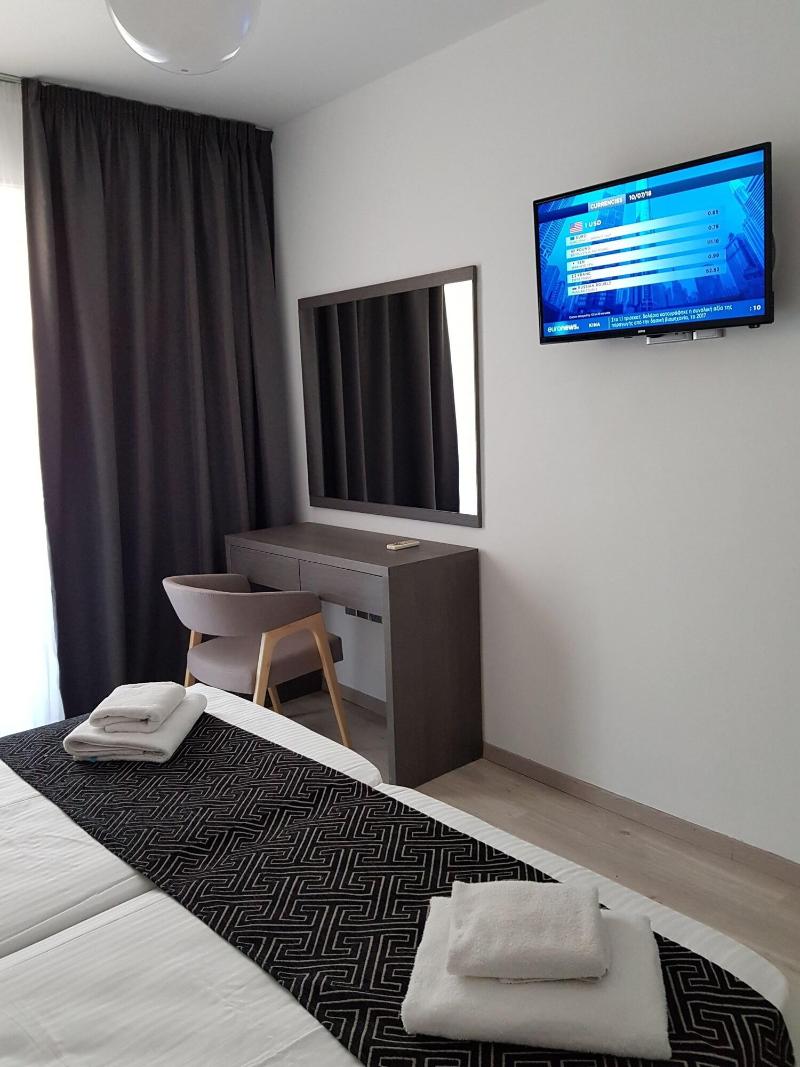 Les Palmiers Petrou Apartments image
