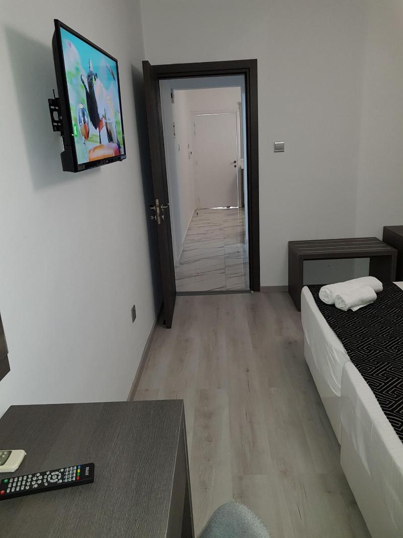 Les Palmiers Petrou Apartments image