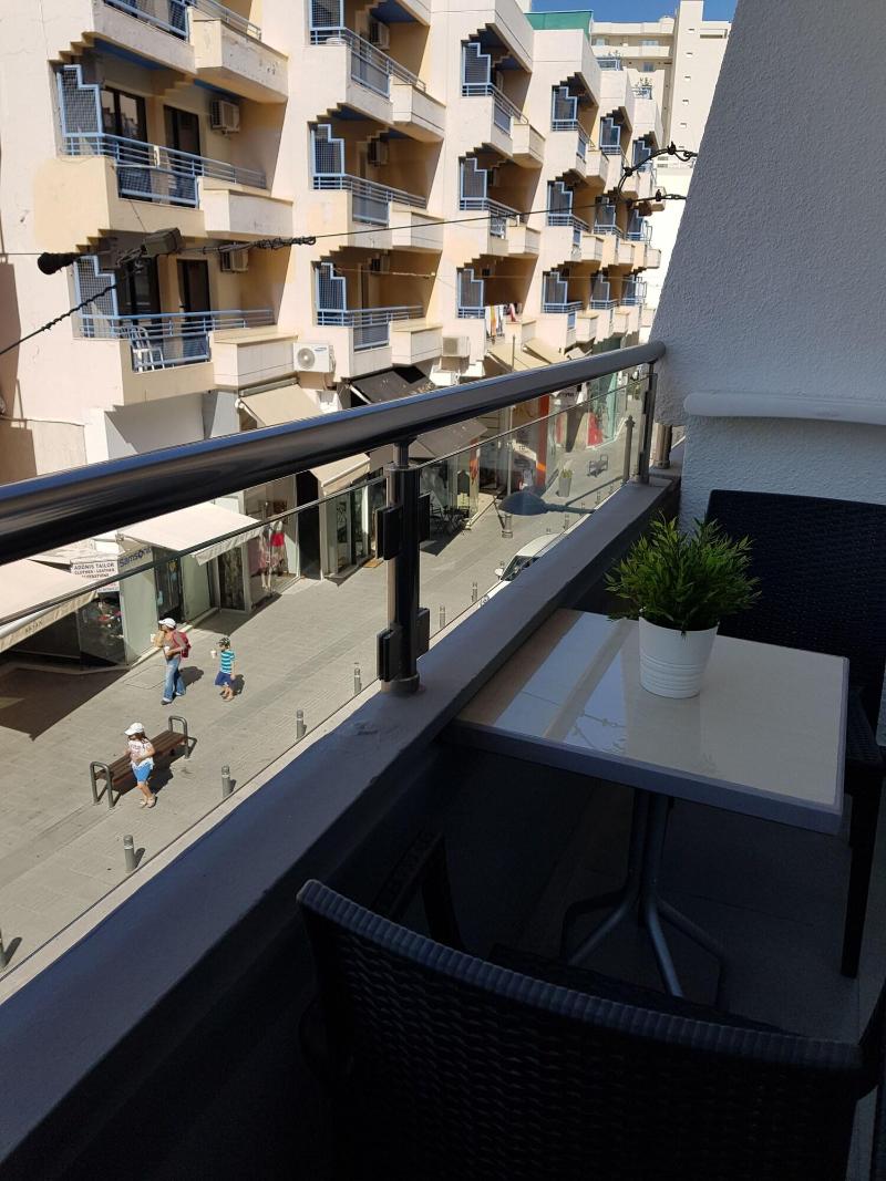 Les Palmiers Petrou Apartments image