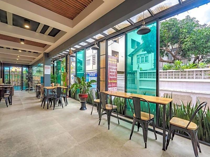 Penyos Service Apartment image