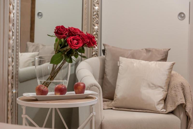 Jupiter Lux Rooms image