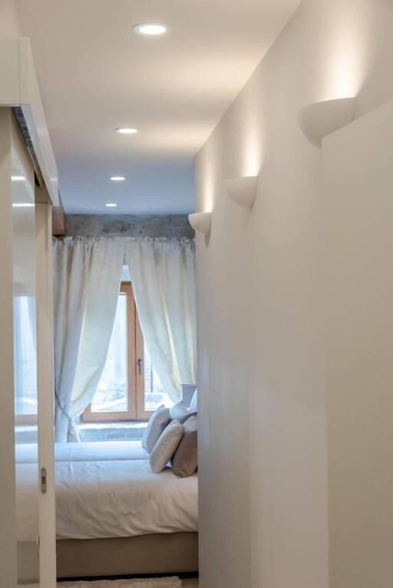 Jupiter Lux Rooms image