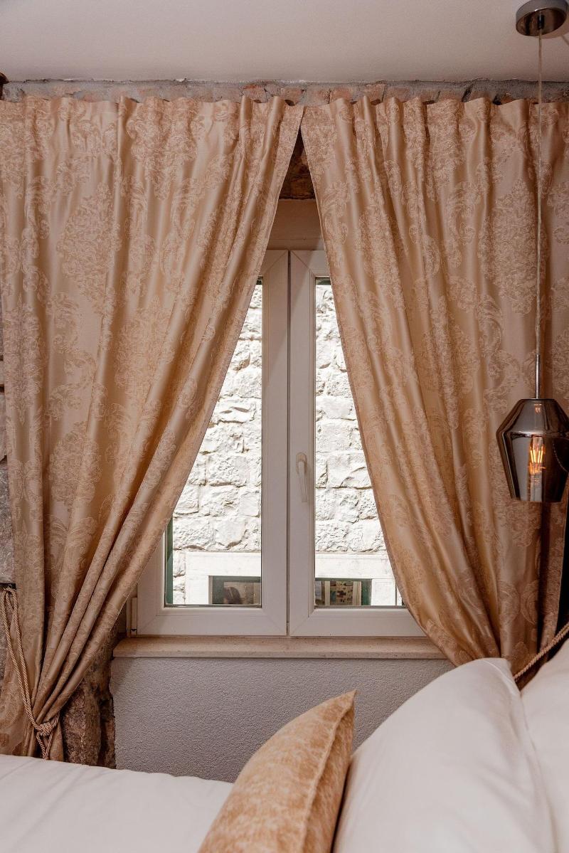 Jupiter Lux Rooms image