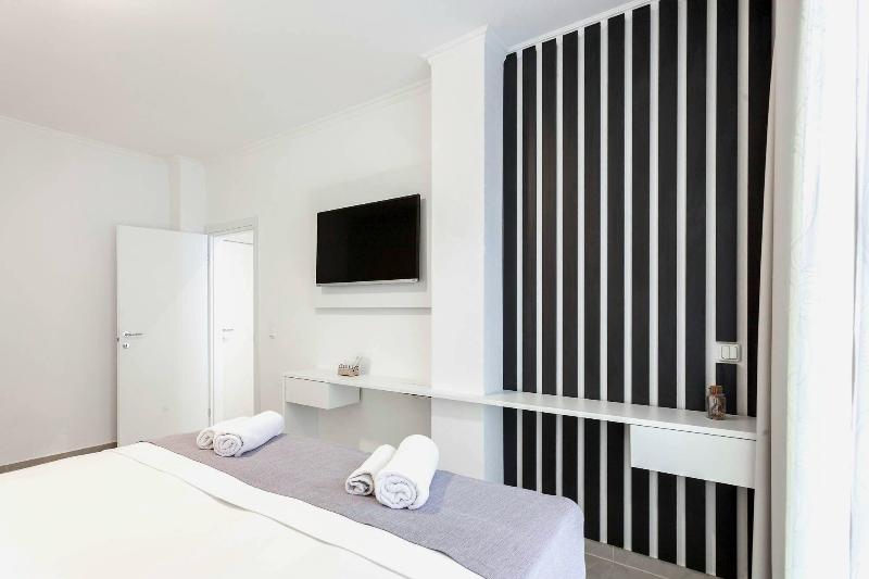 Sunset Split Rooms image