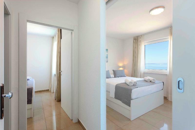 Sunset Split Rooms image