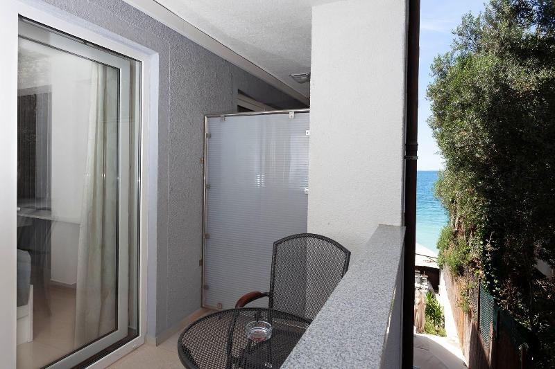 Sunset Split Rooms image