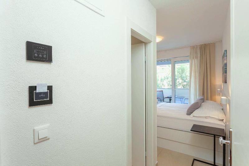 Sunset Split Rooms image