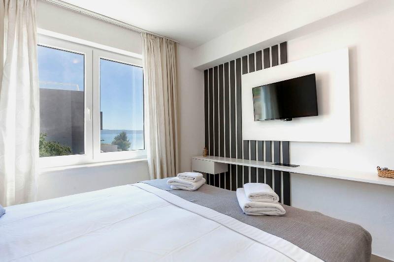 Sunset Split Rooms image