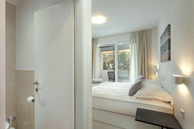 Sunset Split Rooms image