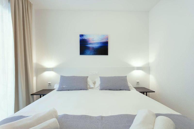 Sunset Split Rooms image