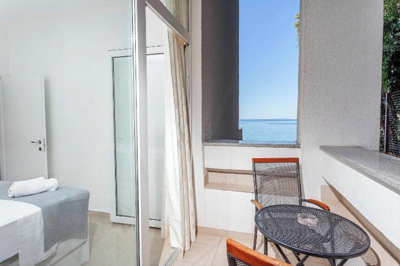Sunset Split Rooms image