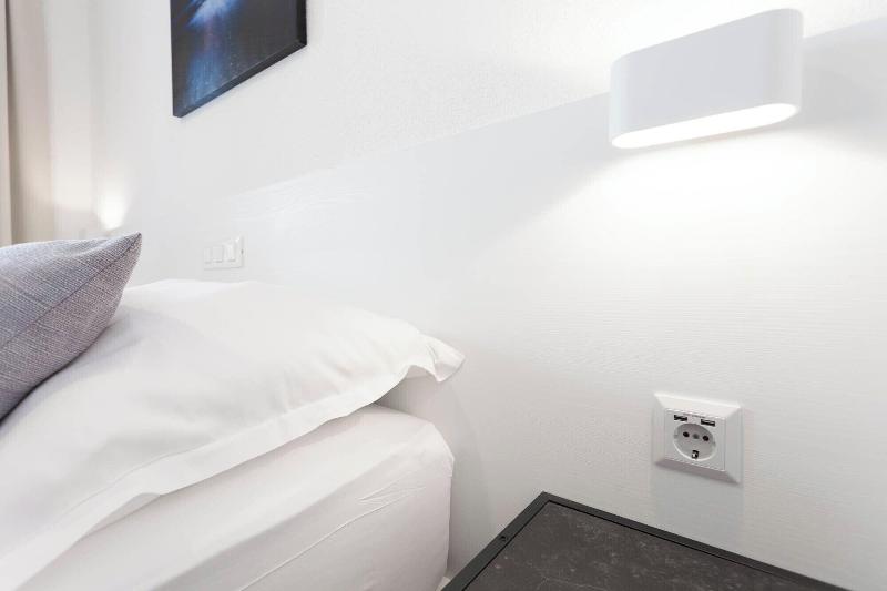 Sunset Split Rooms image