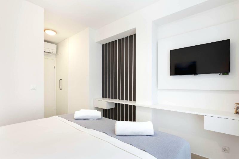 Sunset Split Rooms image