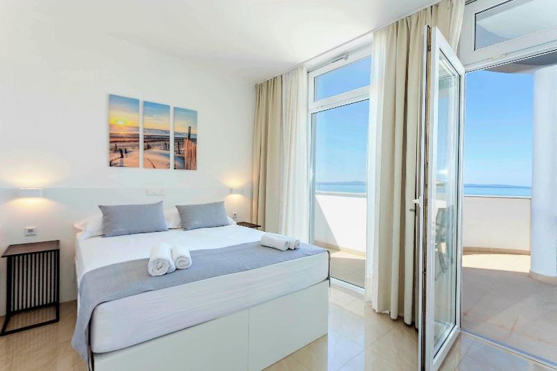 Sunset Split Rooms image