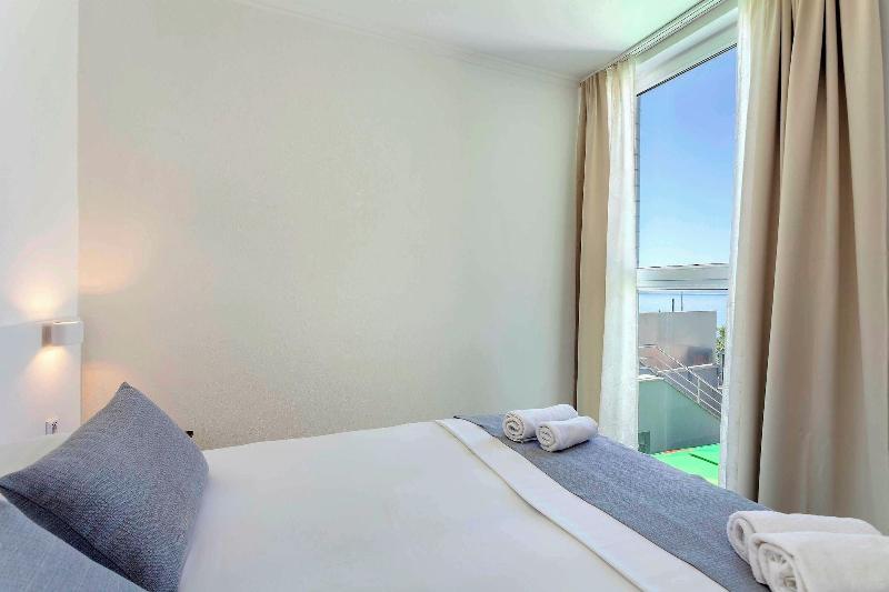 Sunset Split Rooms image