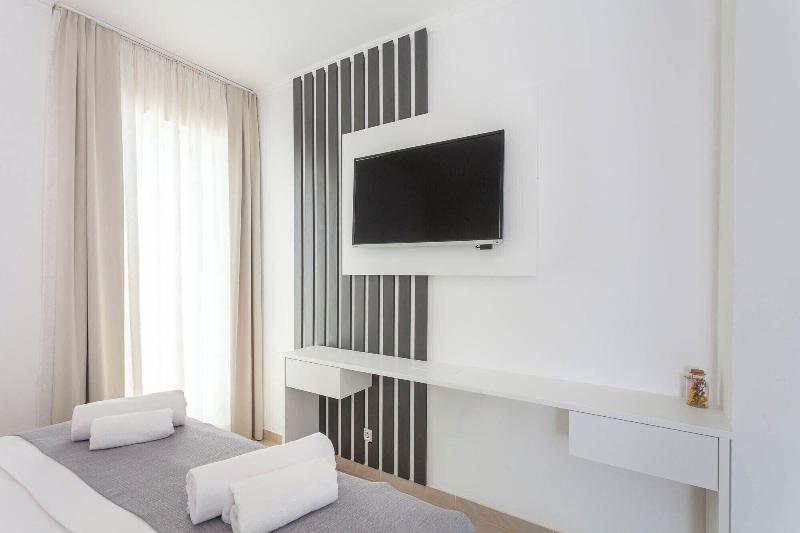 Sunset Split Rooms image