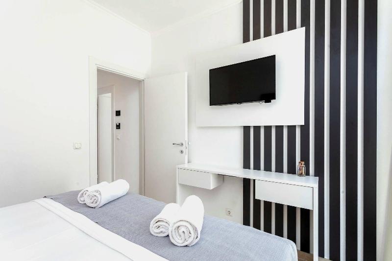 Sunset Split Rooms image