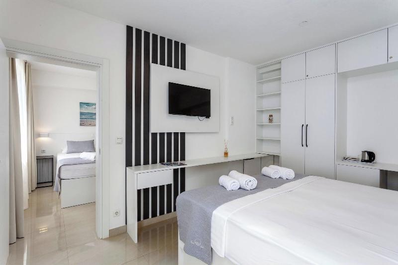Sunset Split Rooms image