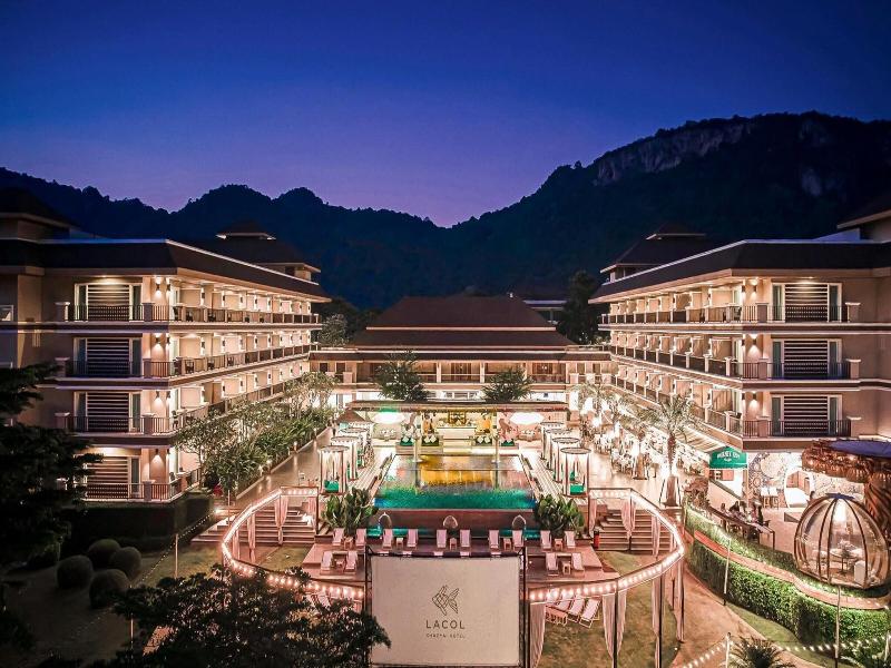 Romantic Resort And Spa