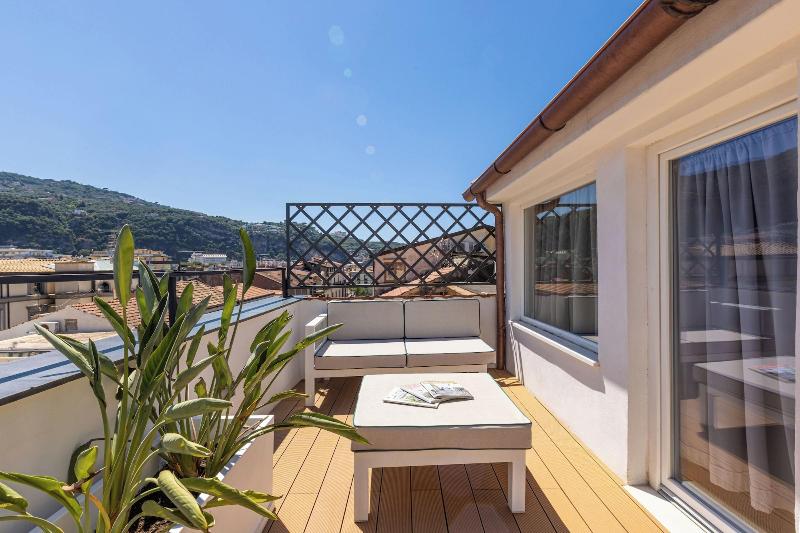 Boutique Suites 186 image