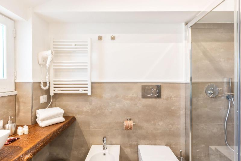 Boutique Suites 186 image