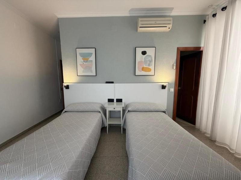 Hostal Bahía image