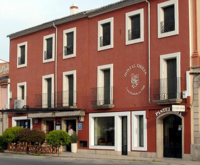 Hostal - Restaurante Emilia image