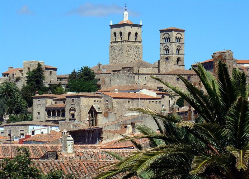 Hostal - Restaurante Emilia image