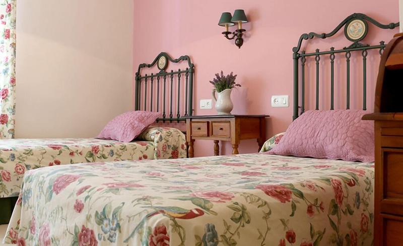Hostal - Restaurante Emilia image