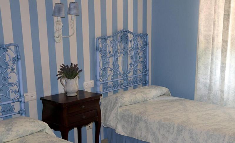 Hostal - Restaurante Emilia image