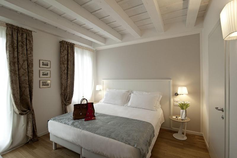 Chiara Lodge image