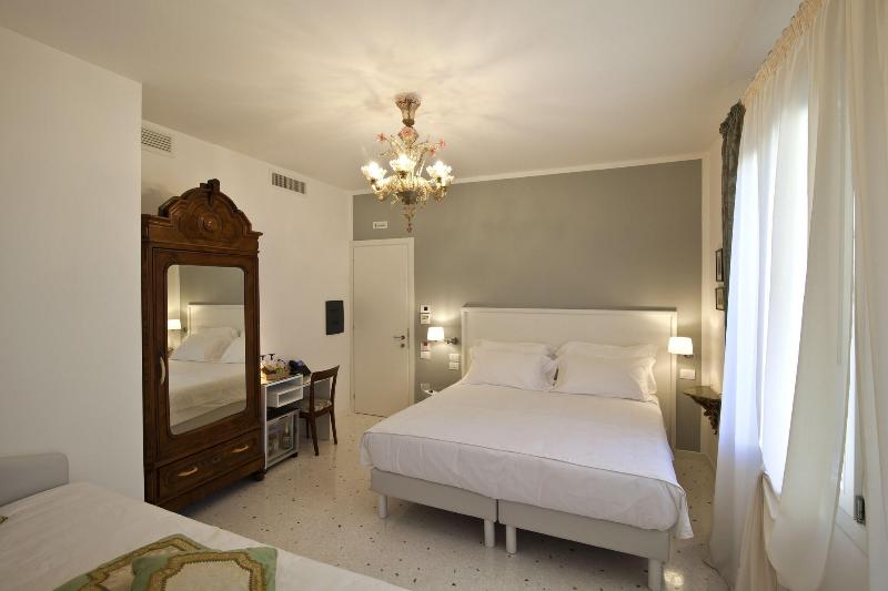 Chiara Lodge image