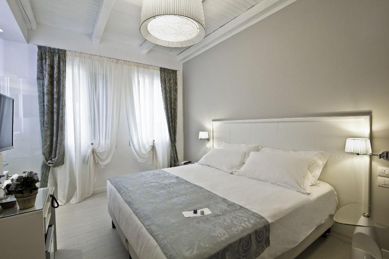 Chiara Lodge image