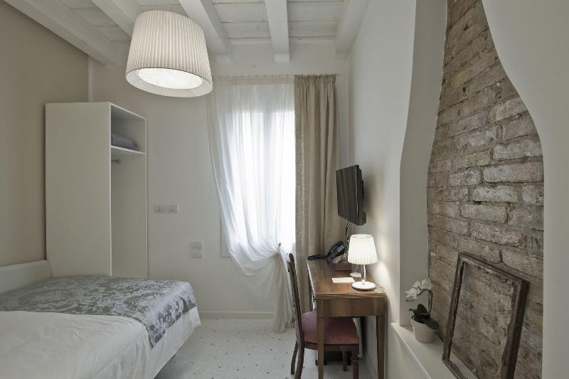 Chiara Lodge image