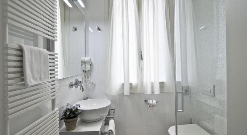 Chiara Lodge image