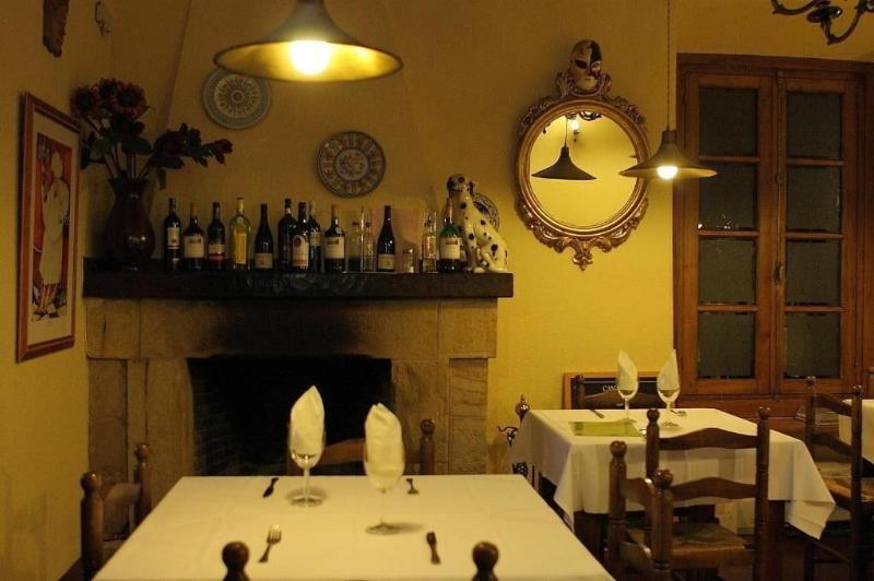 Hostal Esmeralda image