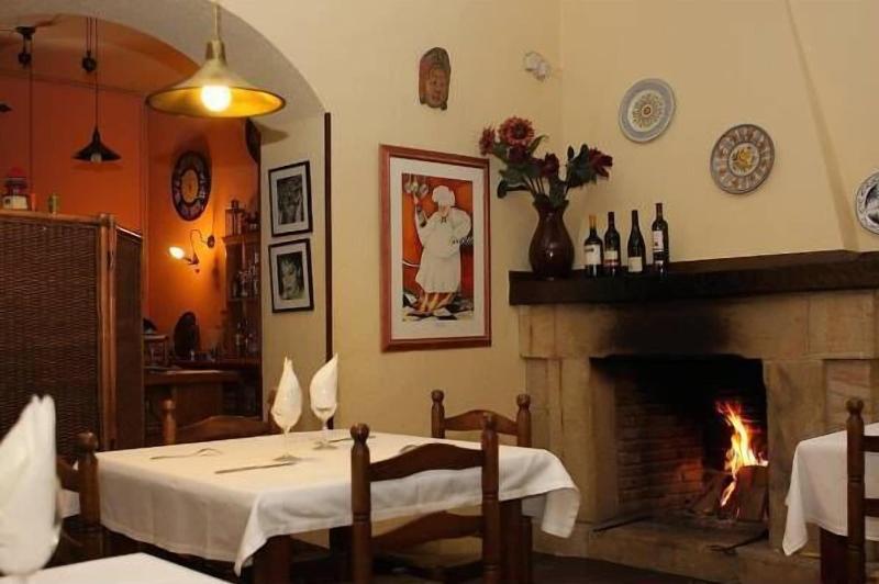 Hostal Esmeralda image