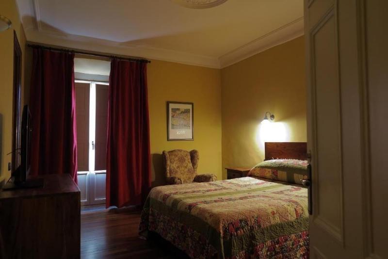 Hostal Esmeralda image