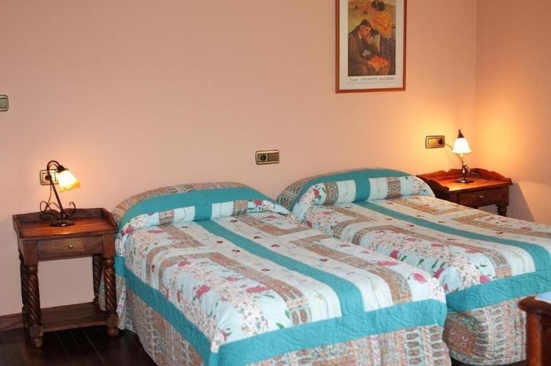 Hostal Esmeralda image