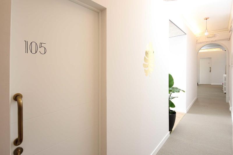 Regina Selfcheck-in Smart Rooms image