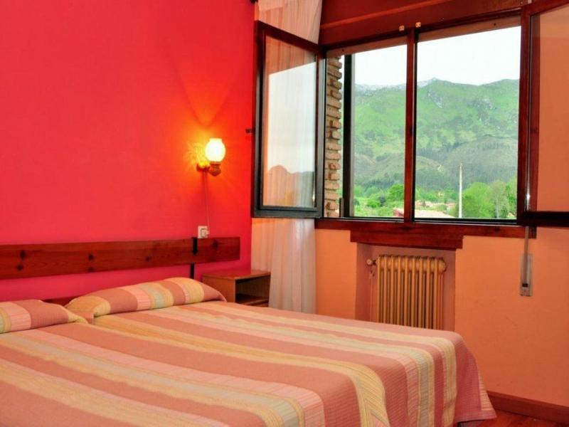 Hostal Europa image