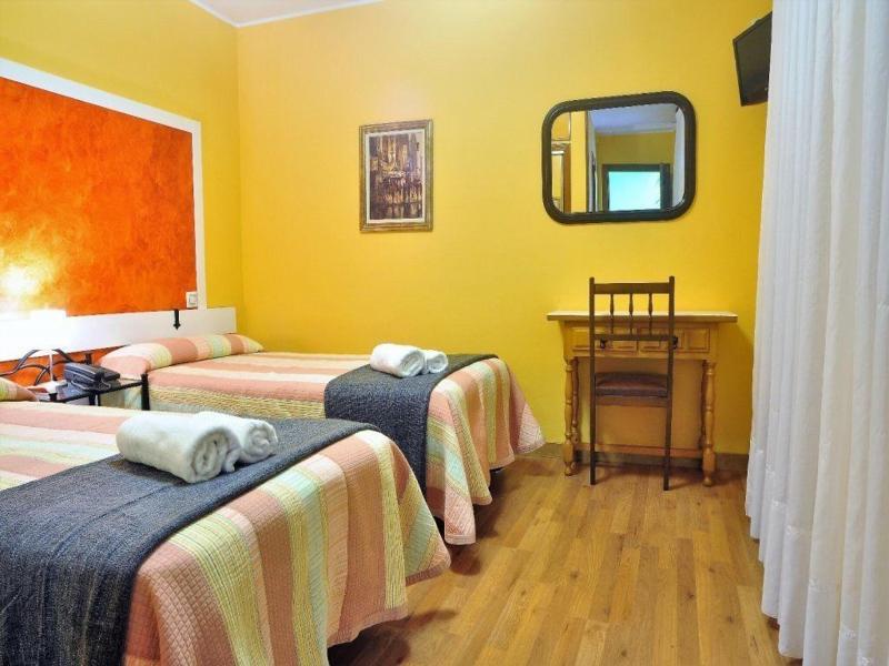 Hostal Europa image