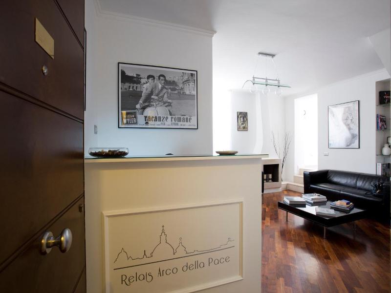 Relais Arco Della Pace image