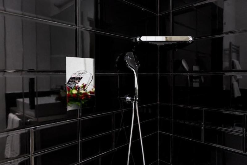 Lahouse Luxury Accommodation image