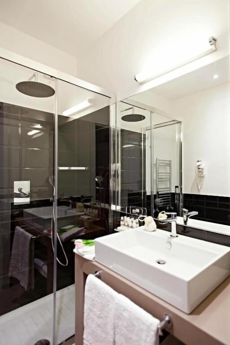Lahouse Luxury Accommodation image